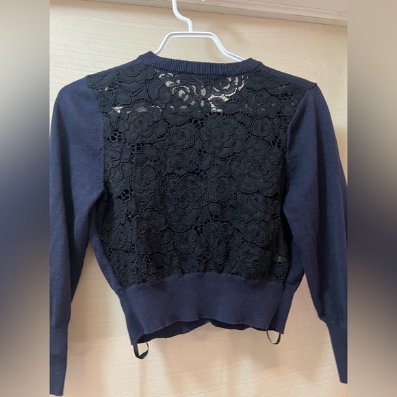⚫️ BOGO Karl Lagerfeld women’s lace blouse with pearl like buttons size small - Picture 3 of 4